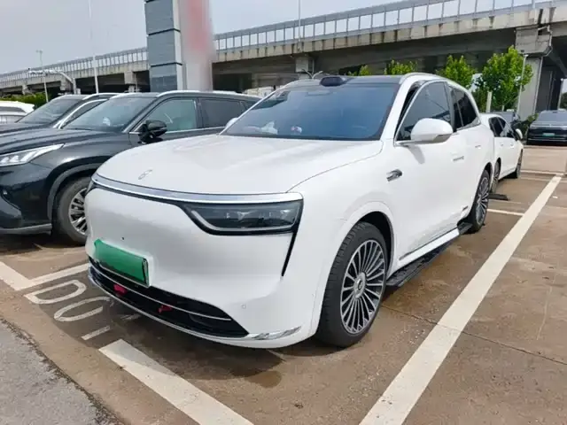 AITO 问界M8 2025款 增程 Ultra版 53.4kWh 6座版 (192线激光雷达)